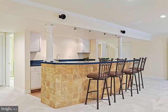 1706 BROADFIELD LN, Vienna, VA 22182