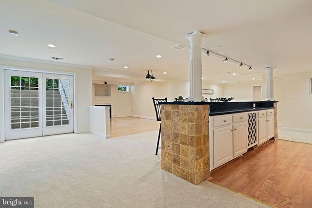 1706 BROADFIELD LN, Vienna, VA 22182