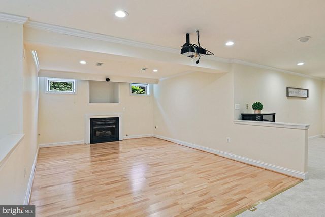 1706 BROADFIELD LN, Vienna, VA 22182