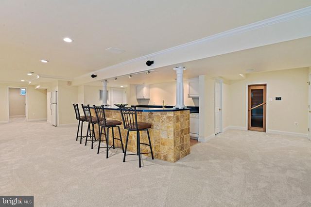 1706 BROADFIELD LN, Vienna, VA 22182