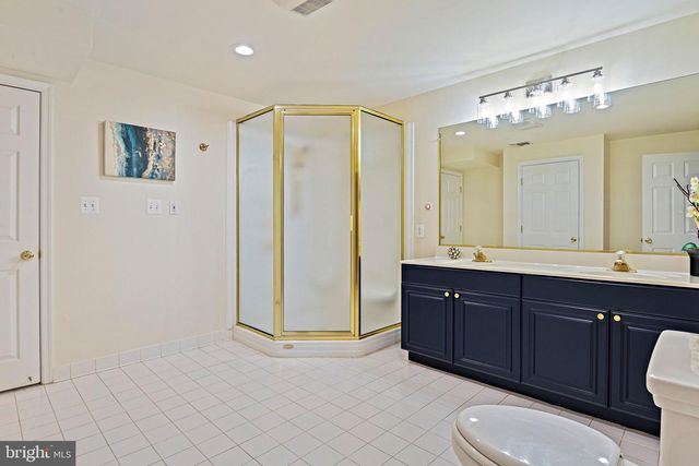 1706 BROADFIELD LN, Vienna, VA 22182