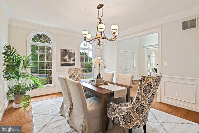 1706 BROADFIELD LN, Vienna, VA 22182