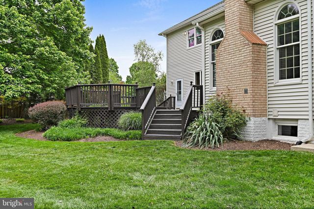 1706 BROADFIELD LN, Vienna, VA 22182