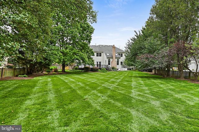 1706 BROADFIELD LN, Vienna, VA 22182