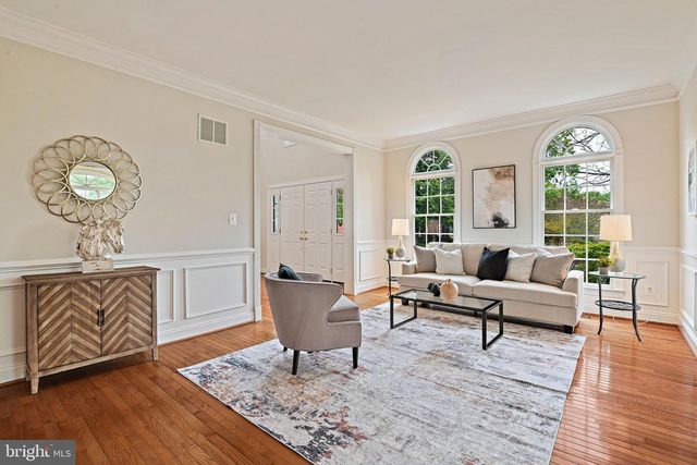 1706 BROADFIELD LN, Vienna, VA 22182