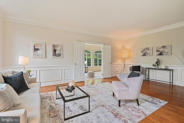 1706 BROADFIELD LN, Vienna, VA 22182