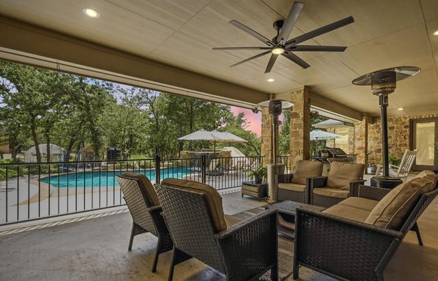 387 Corral RD, Smithville, TX 78957