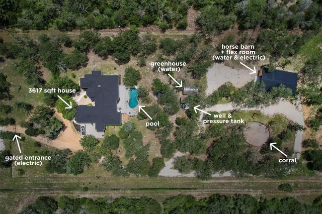 387 Corral RD, Smithville, TX 78957