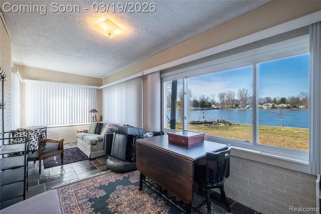 1962 Lake Pointe Drive, Ortonville, MI 48462