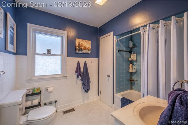 1962 Lake Pointe Drive, Ortonville, MI 48462