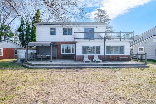 1962 Lake Pointe Drive, Ortonville, MI 48462