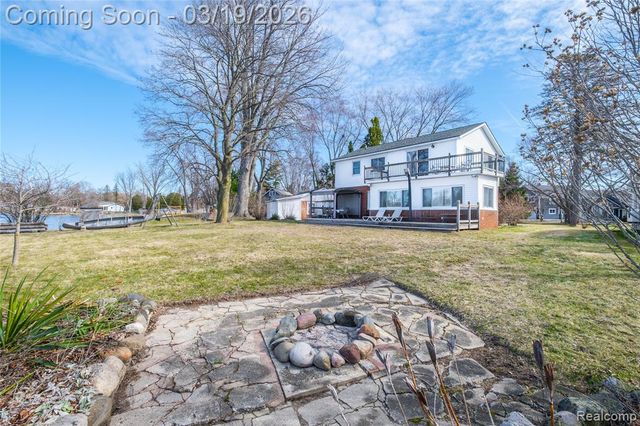1962 Lake Pointe Drive, Ortonville, MI 48462