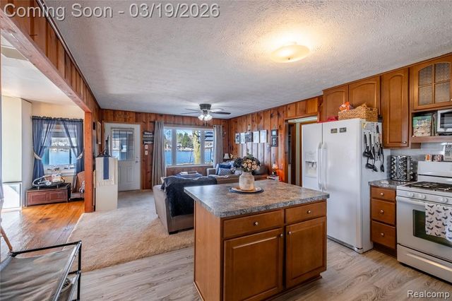 1962 Lake Pointe Drive, Ortonville, MI 48462