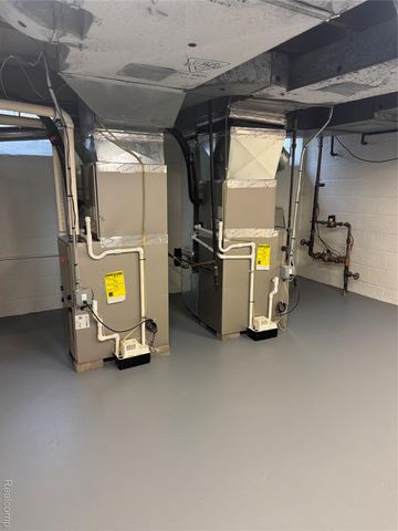 734 Harcourt Road, Grosse Pointe, MI 48230