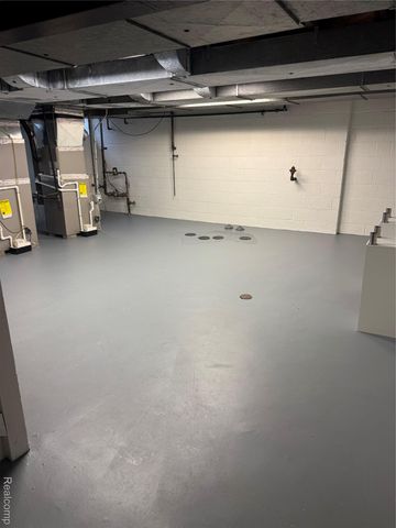 734 Harcourt Road, Grosse Pointe, MI 48230