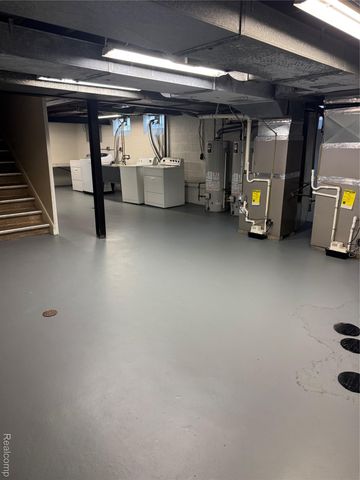 734 Harcourt Road, Grosse Pointe, MI 48230