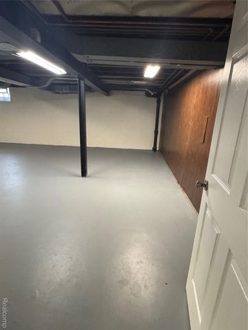 734 Harcourt Road, Grosse Pointe, MI 48230