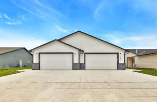 9169 E Chris St, Bel Aire, KS 67226