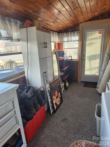 110 E Price Street, Hendersonville, NC 28739