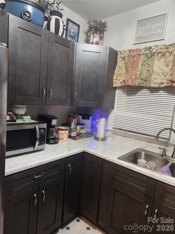 110 E Price Street, Hendersonville, NC 28739