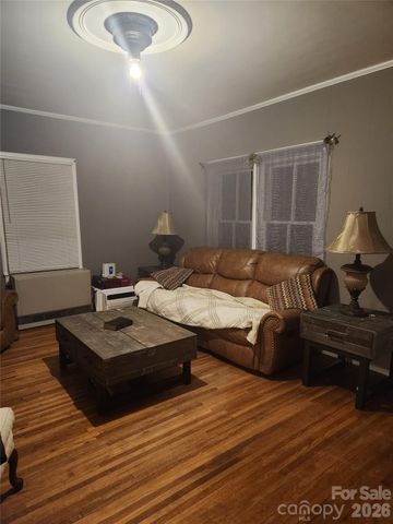 110 E Price Street, Hendersonville, NC 28739