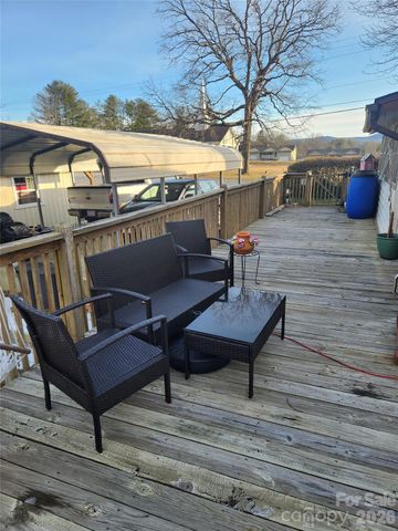 110 E Price Street, Hendersonville, NC 28739