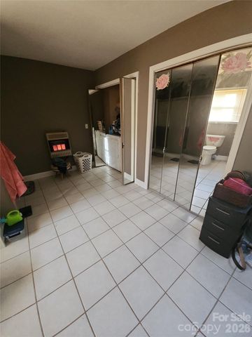 110 E Price Street, Hendersonville, NC 28739