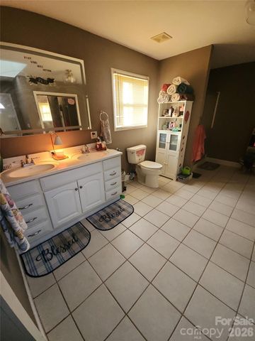 110 E Price Street, Hendersonville, NC 28739