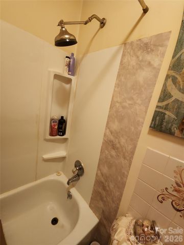 110 E Price Street, Hendersonville, NC 28739