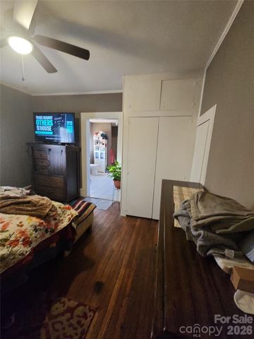 110 E Price Street, Hendersonville, NC 28739