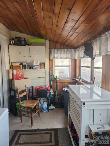 110 E Price Street, Hendersonville, NC 28739