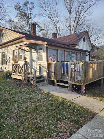110 E Price Street, Hendersonville, NC 28739