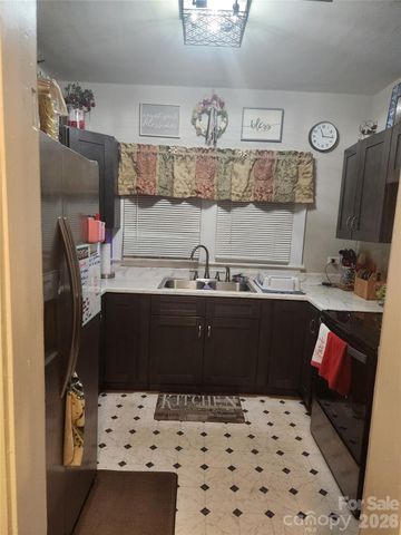 110 E Price Street, Hendersonville, NC 28739