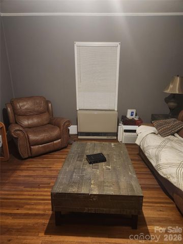 110 E Price Street, Hendersonville, NC 28739