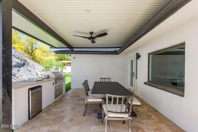 2336 E ORANGEWOOD Avenue, Phoenix, AZ 85020