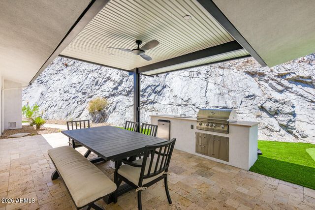 2336 E ORANGEWOOD Avenue, Phoenix, AZ 85020