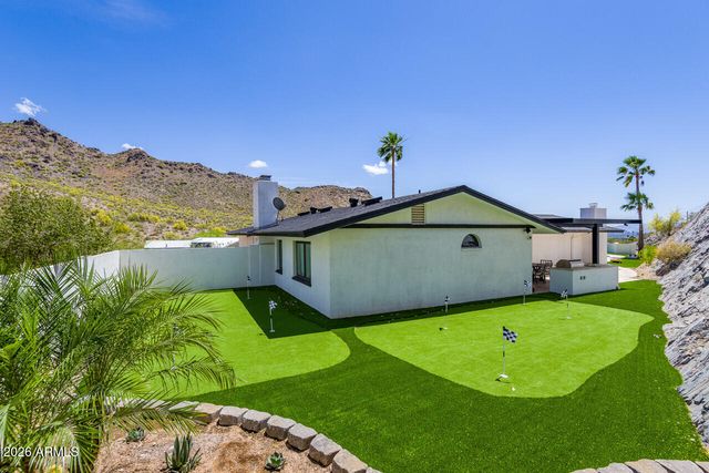 2336 E ORANGEWOOD Avenue, Phoenix, AZ 85020