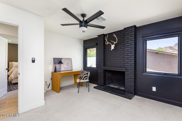 2336 E ORANGEWOOD Avenue, Phoenix, AZ 85020