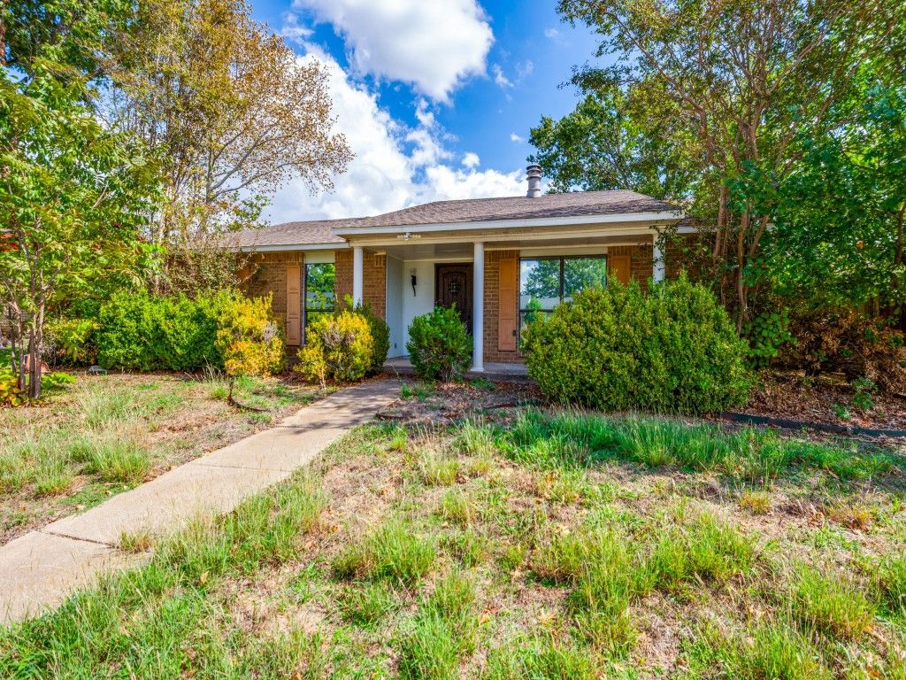 3218 Rose Hill Road, Carrollton, TX 75007 — exterior