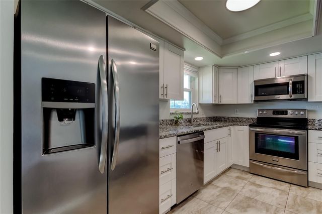 3850 13TH AVENUE N 105, St Petersburg, FL 33713