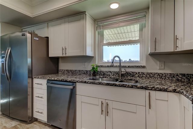 3850 13TH AVENUE N 105, St Petersburg, FL 33713