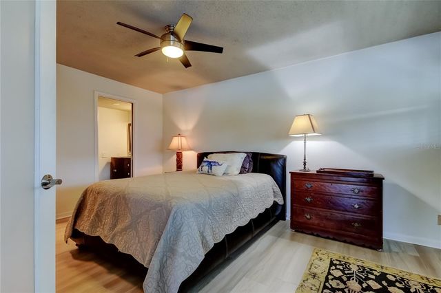 3850 13TH AVENUE N 105, St Petersburg, FL 33713