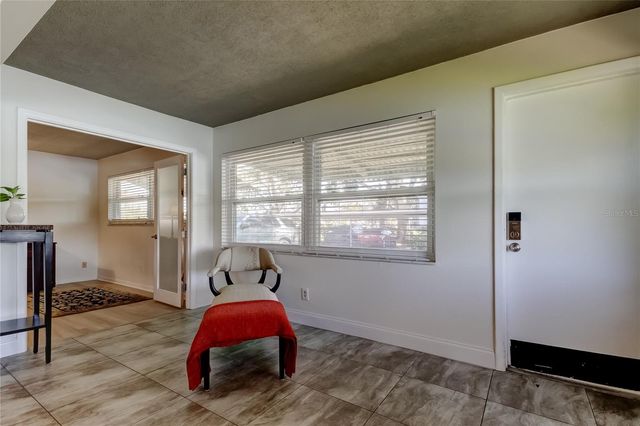 3850 13TH AVENUE N 105, St Petersburg, FL 33713