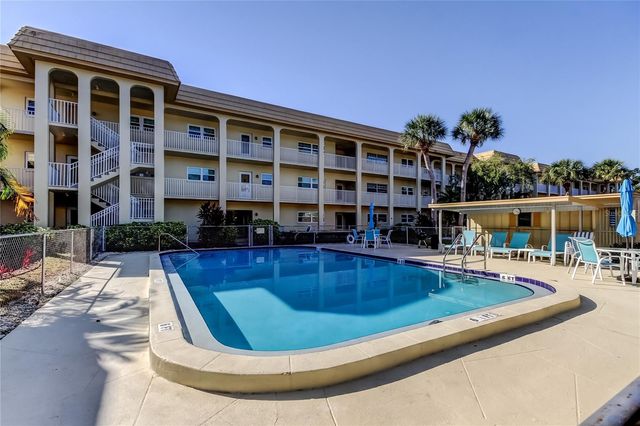 3850 13TH AVENUE N 105, St Petersburg, FL 33713