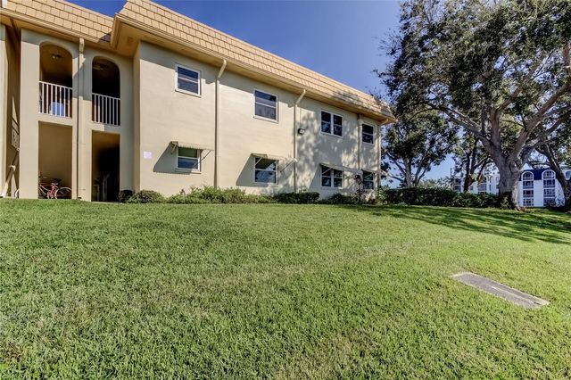 3850 13TH AVENUE N 105, St Petersburg, FL 33713