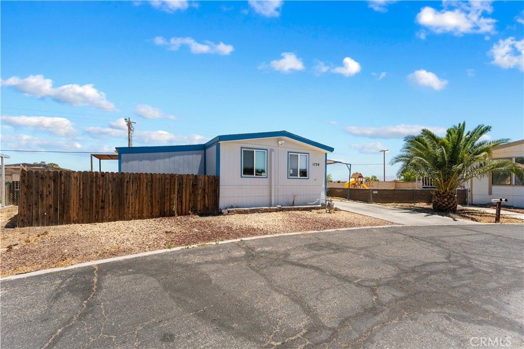 Image 1 of property listing at 1724 Sandra, Rosamond, CA 93560