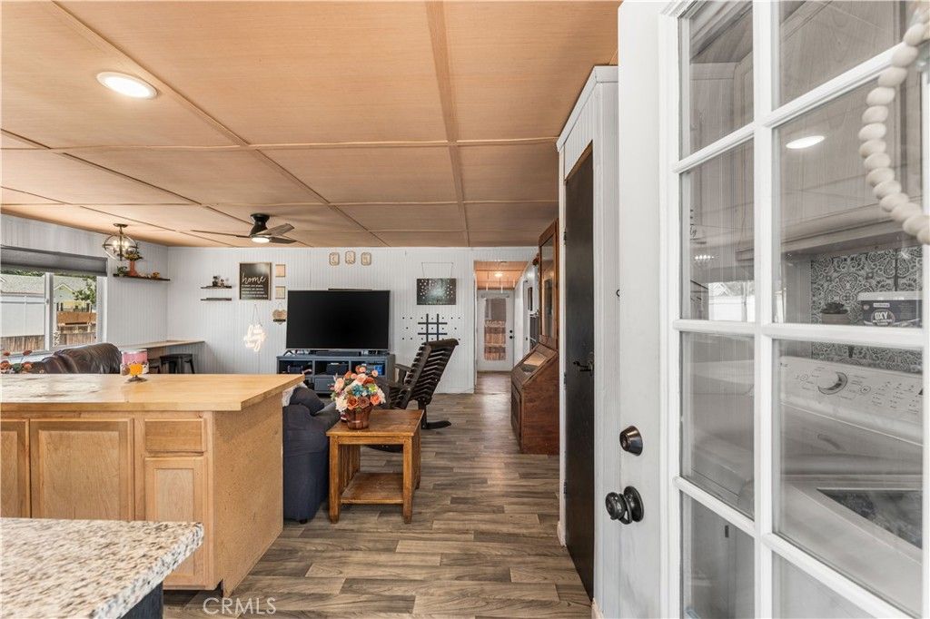 Image 2 of property listing at 1724 Sandra, Rosamond, CA 93560
