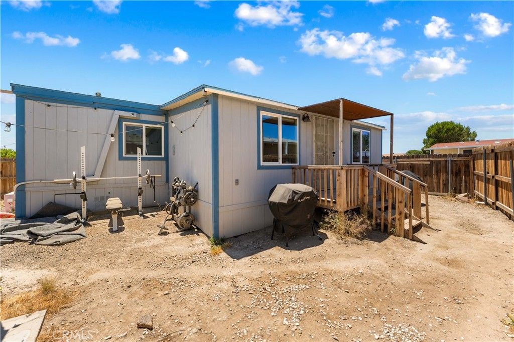 Image 25 of property listing at 1724 Sandra, Rosamond, CA 93560
