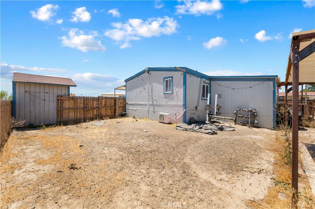 Image 26 of property listing at 1724 Sandra, Rosamond, CA 93560
