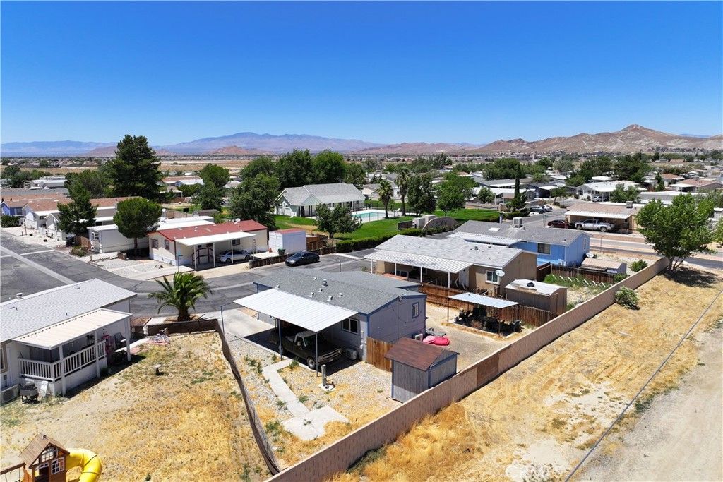 Image 35 of property listing at 1724 Sandra, Rosamond, CA 93560